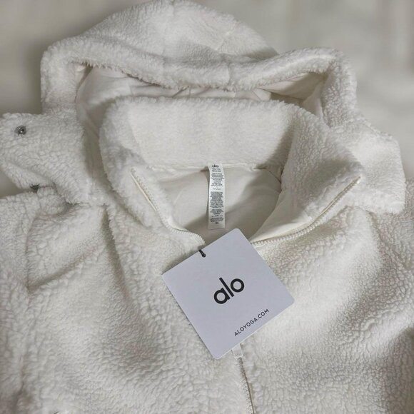Alo Yoga Foxy Sherpa Jacket White - Picture 2 of 3